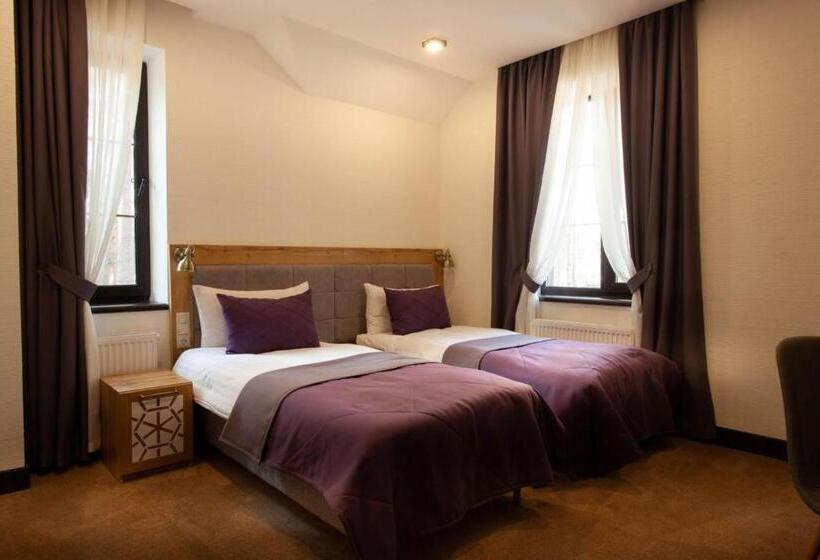 בית מלון כפרי Shishkinn Resort&spa