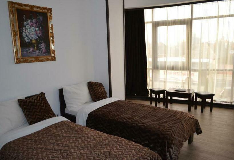 בית מלון כפרי Taverna Pecicana