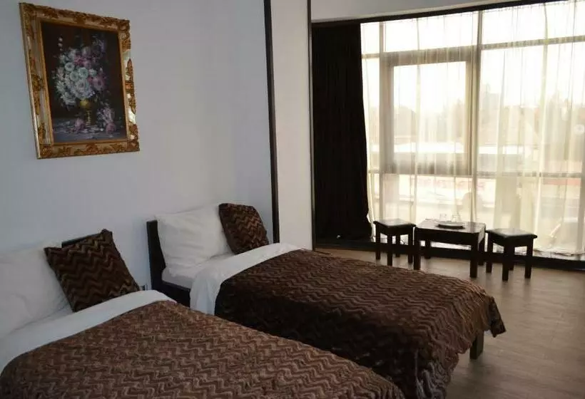 Hotelli Taverna Pecicana