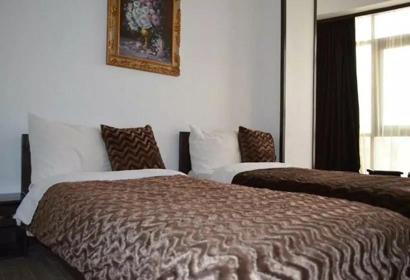 Hotelli Taverna Pecicana