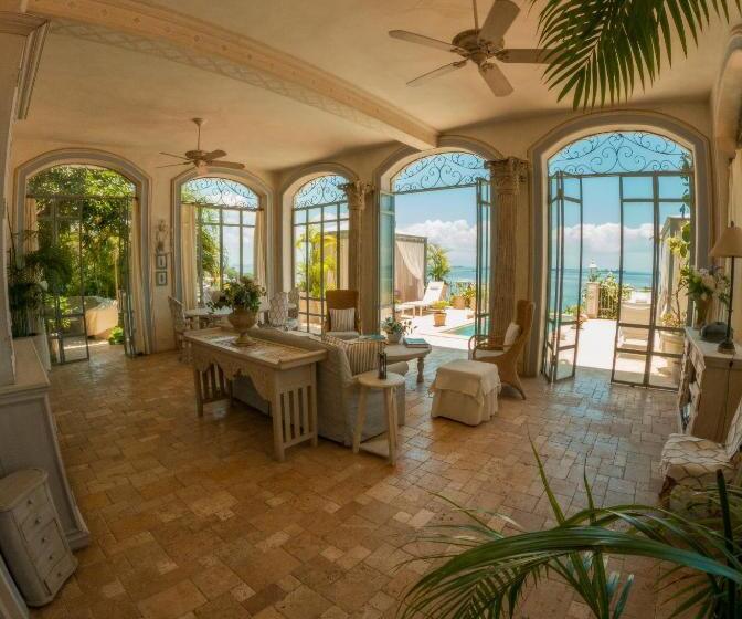 Villa Caprichosa Boutique Hotels