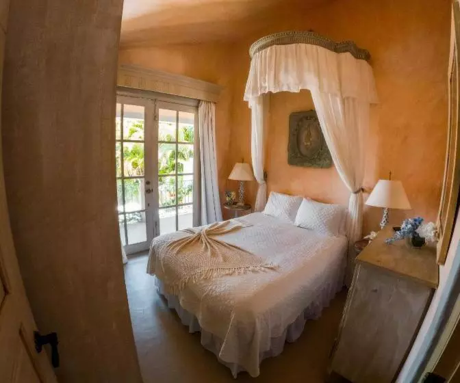 Villa Caprichosa Boutique Hotels