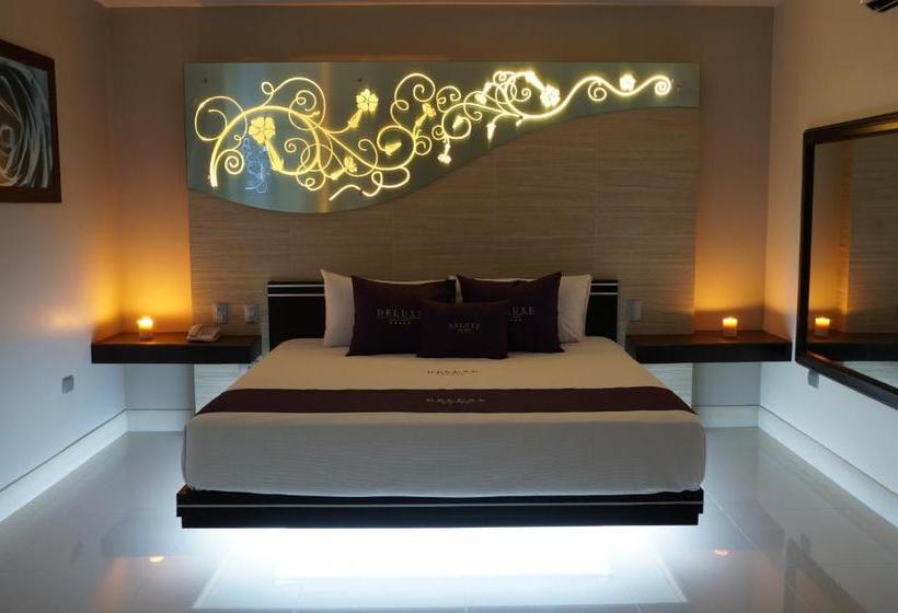 فندق على الطريق Auto Hotel Deluxe