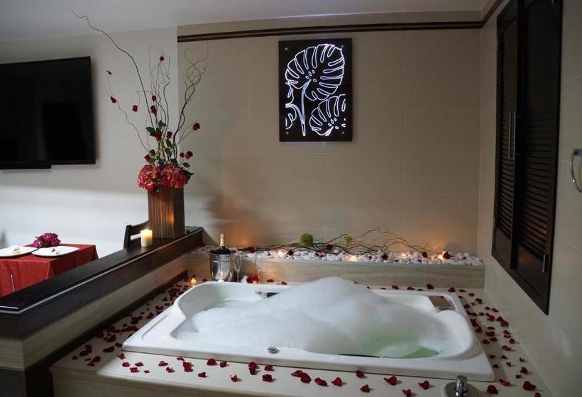 فندق على الطريق Auto Hotel Deluxe