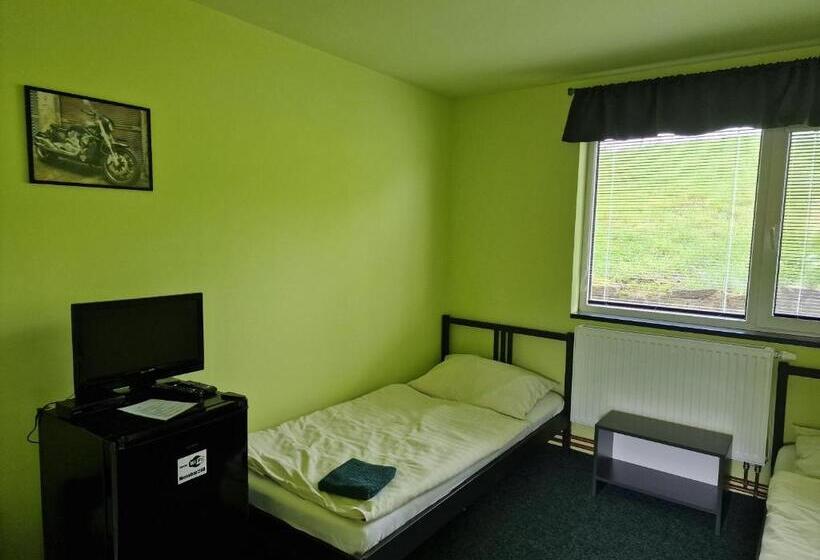 پانسیون Penzion A Motobar Bravantice