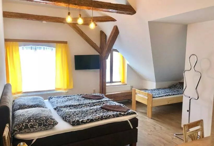 Majatalo Penzion Ambrozie