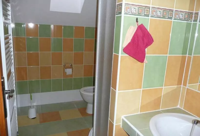 Majatalo Penzion Lipina