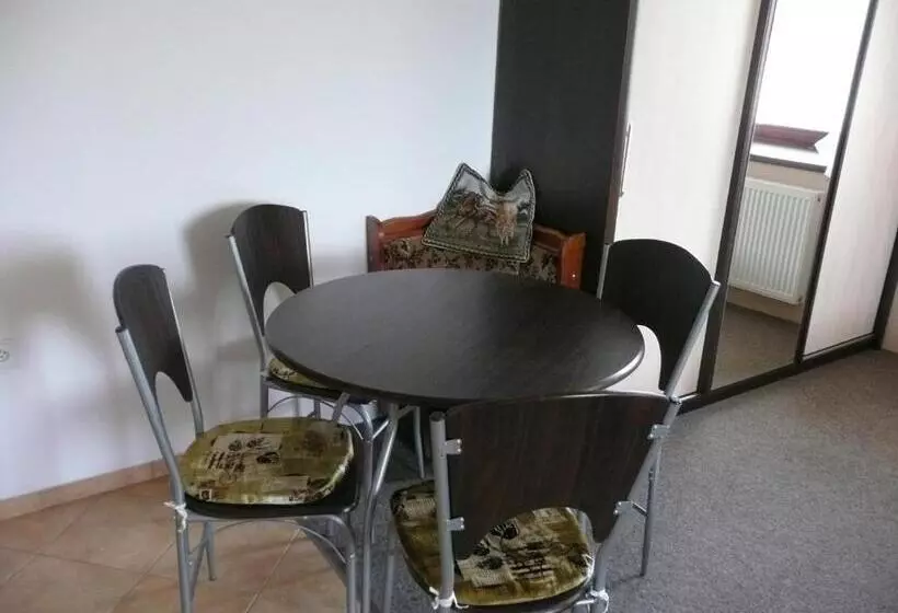 Majatalo Penzion Lipina