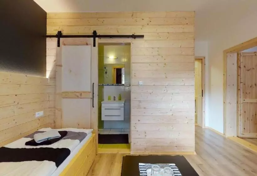 Majatalo Penzion Sabina