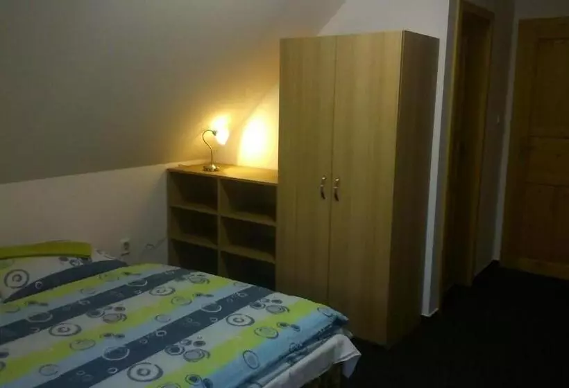 Majatalo Penzion U Pily