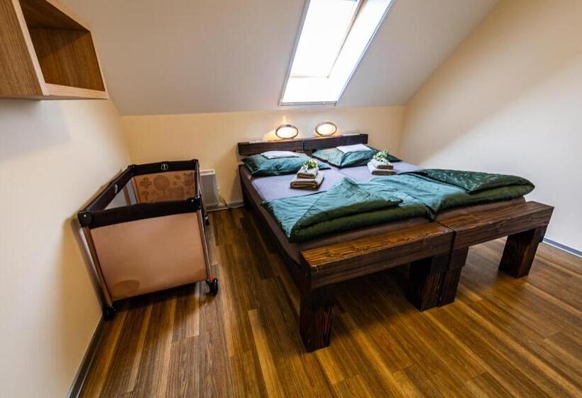 ペンション Penzion Víno Hruška