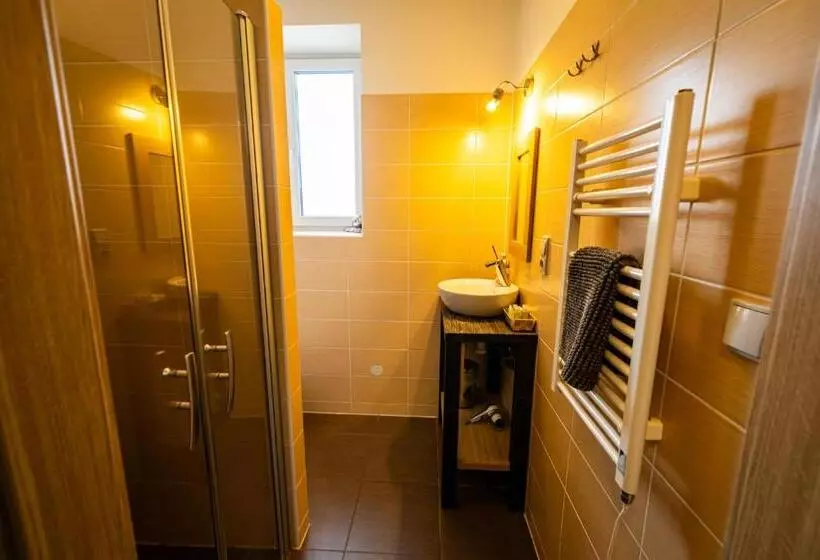 ペンション Penzion Víno Hruška