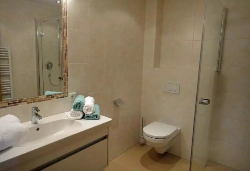 Retkeilymaja Berggasthof Schatzbergalm