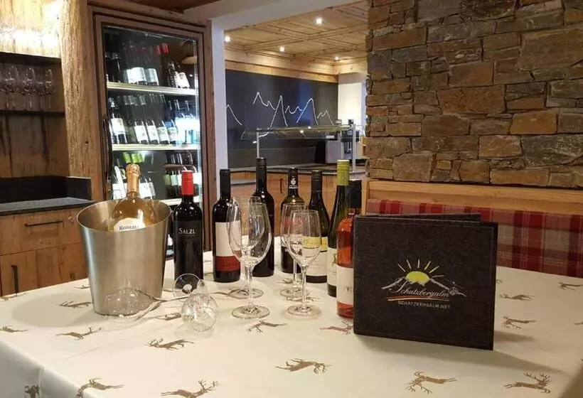 Retkeilymaja Berggasthof Schatzbergalm