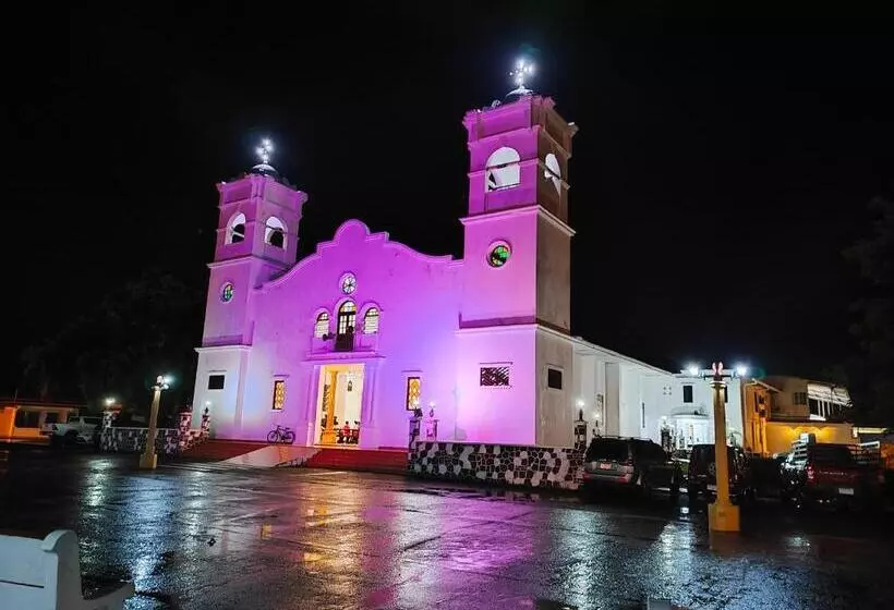 هاستل Las Catalinas Anton Panama