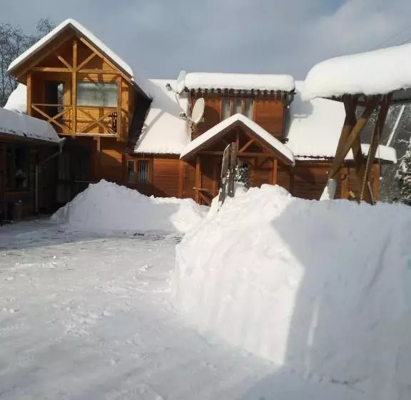 ユースホステル Sadiba Pid Skeleyu