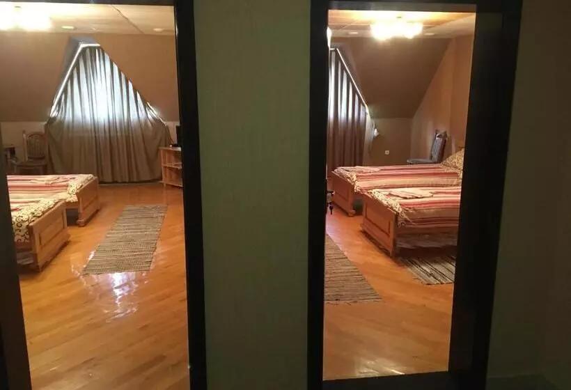 Retkeilymaja Svitlytsia