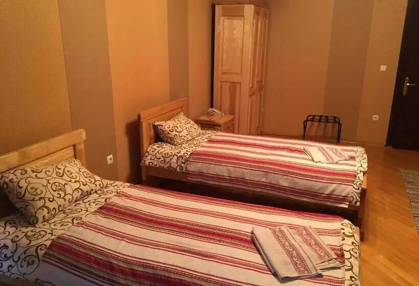 Retkeilymaja Svitlytsia