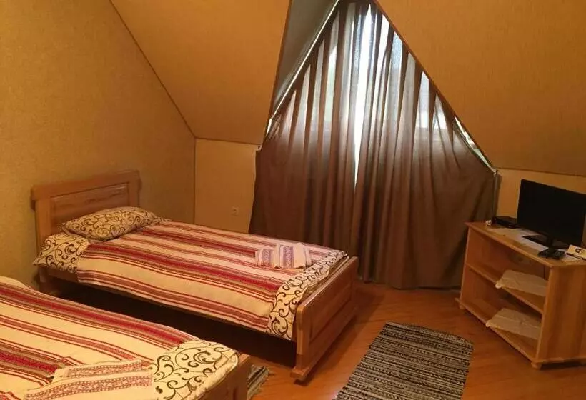 Retkeilymaja Svitlytsia