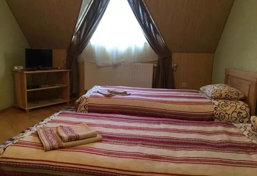 Retkeilymaja Svitlytsia