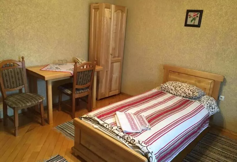 Retkeilymaja Svitlytsia