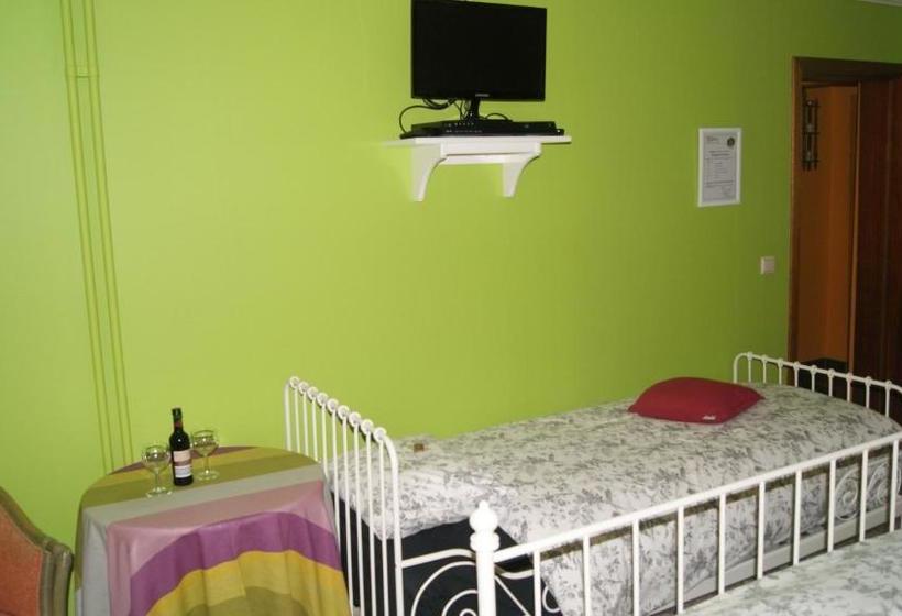 تختخواب و صبحانه Fleurs Sauvages