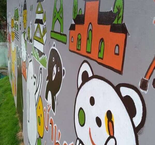 Отель Baan Sri Family