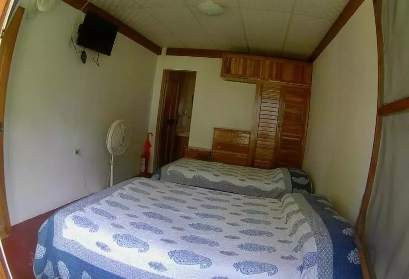 Hotelli Hospedaje Yarisnori