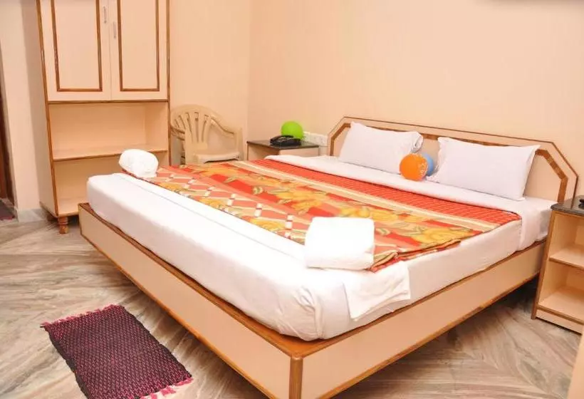 Hotelli Saravana Grand