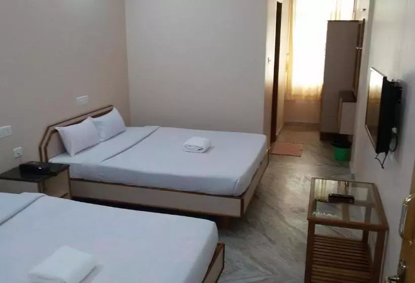 Hotelli Saravana Grand