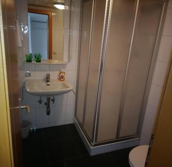 ペンション Gasthaus Krone