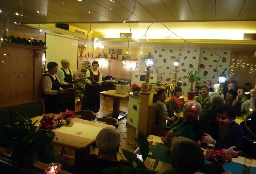 ペンション Gasthaus Krone