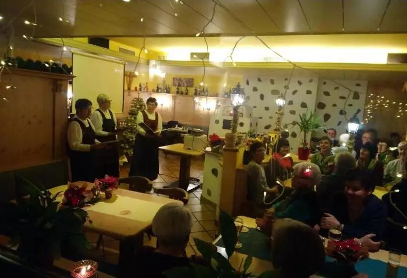 ペンション Gasthaus Krone