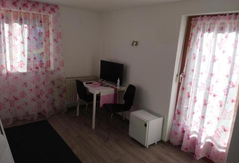 ペンション Gasthaus Krone