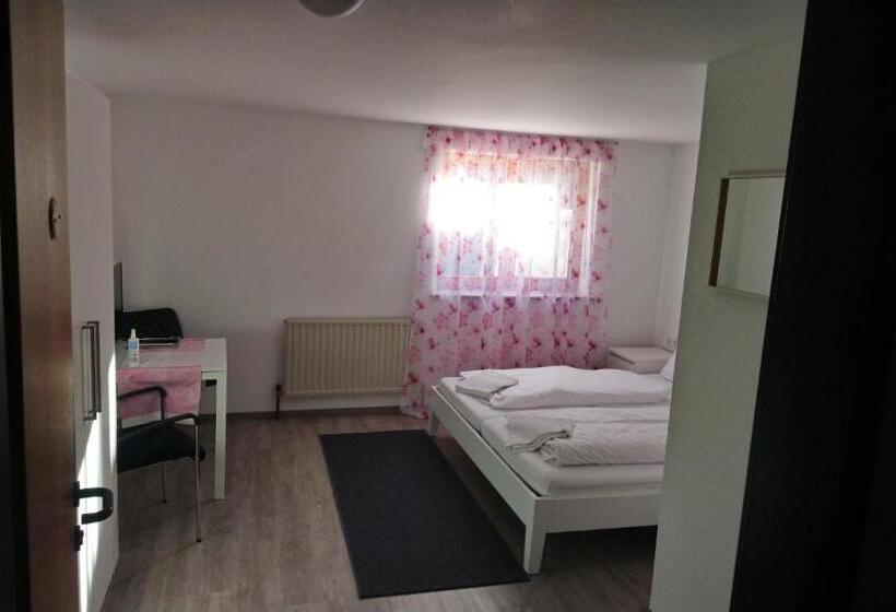 ペンション Gasthaus Krone