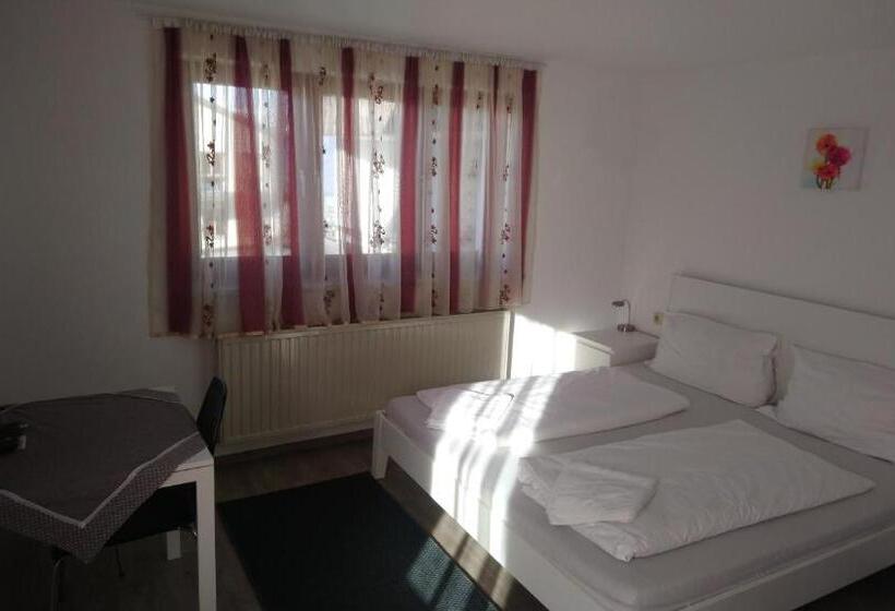 ペンション Gasthaus Krone