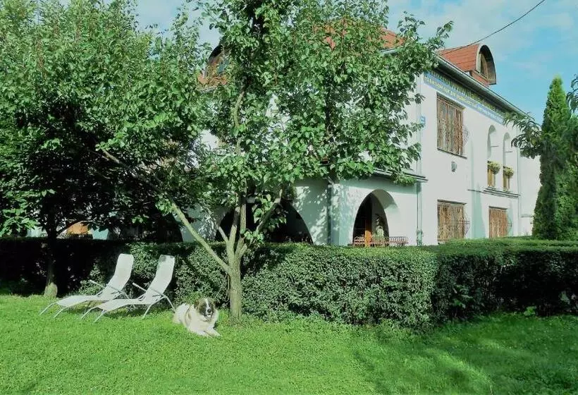 Majatalo Guest House Marketti