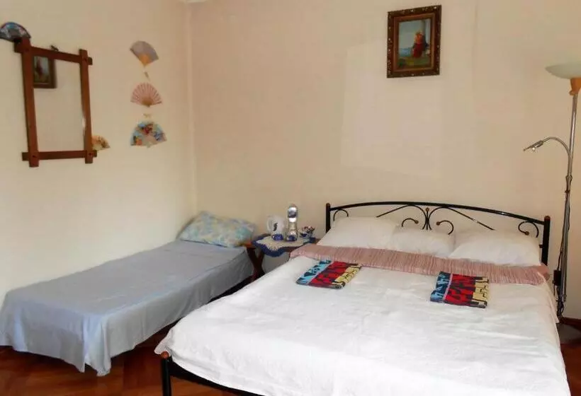 Majatalo Guest House Marketti