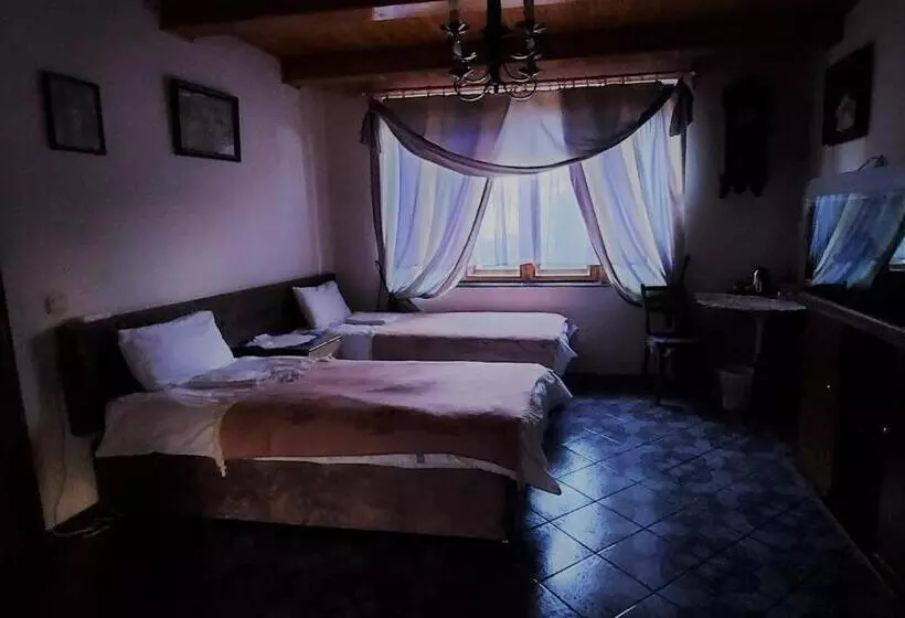 Majatalo Guest House Marketti