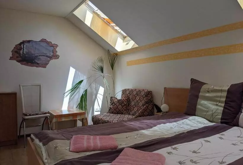 Majatalo Pivnička Pod čachtickým Hradom