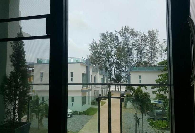 פנסיון Vanavaree Resort