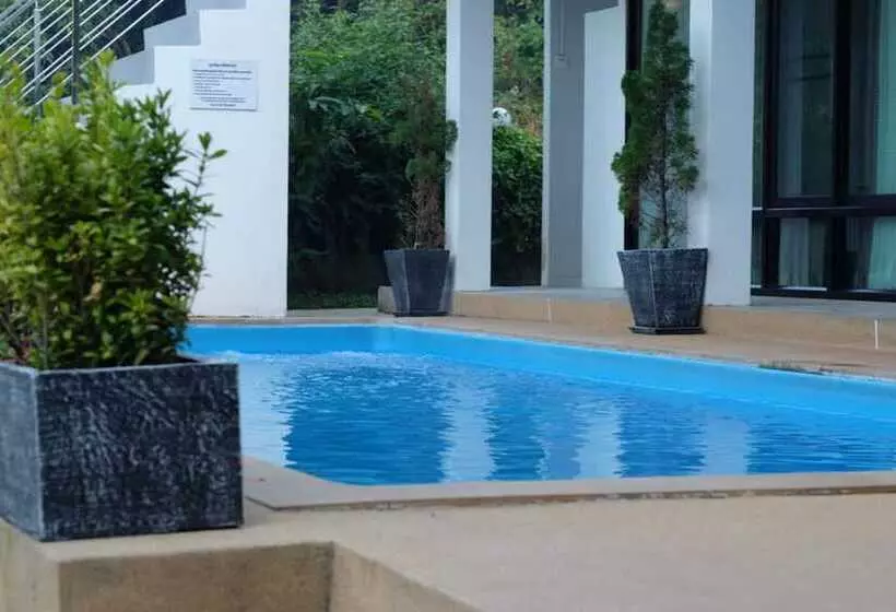 ペンション Vanavaree Resort