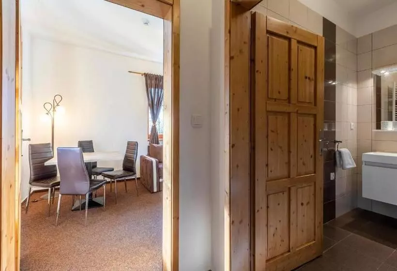 Majatalo Zámecký Dvůr černousy