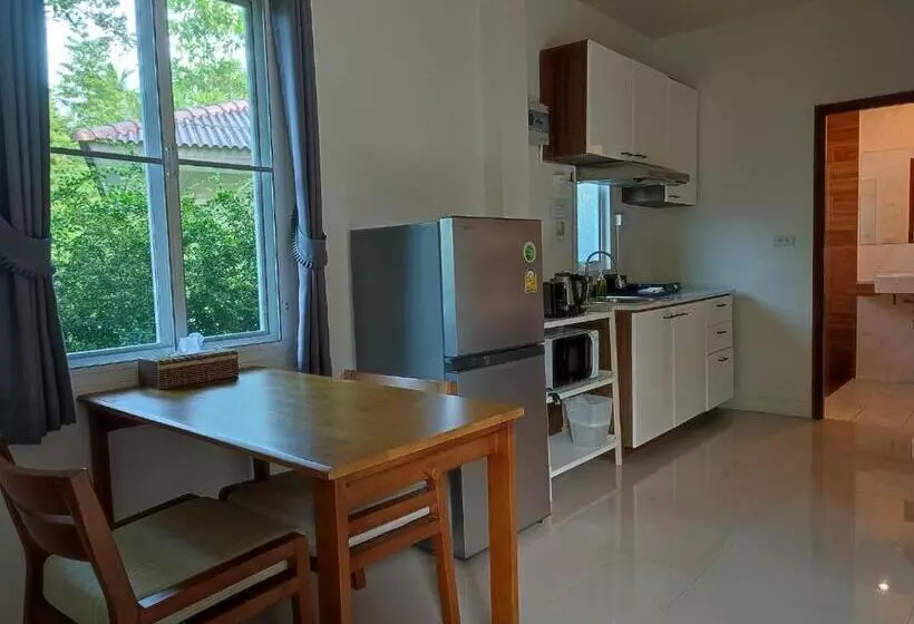 Lomakeskus Phangan Akuna