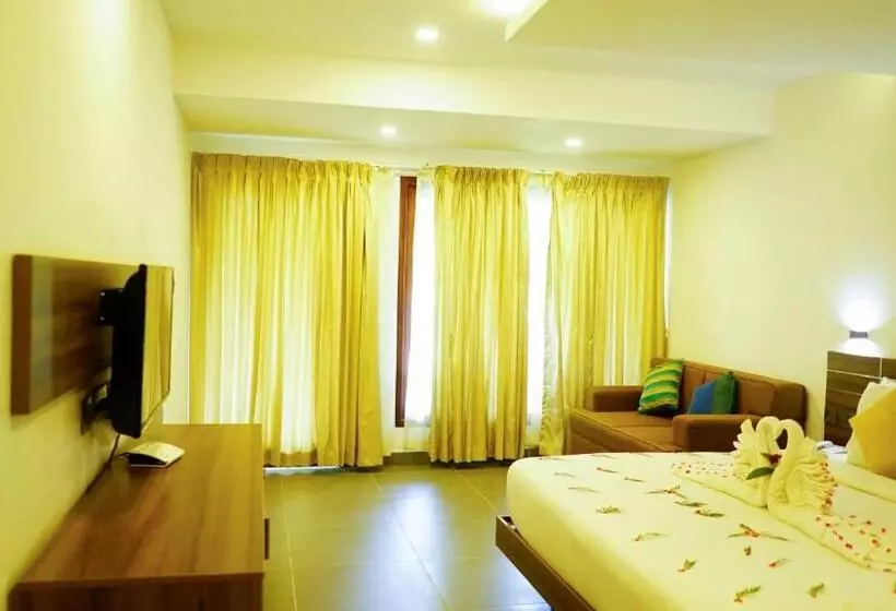 Bed and Breakfast Silver Storm Resort Athirappilly