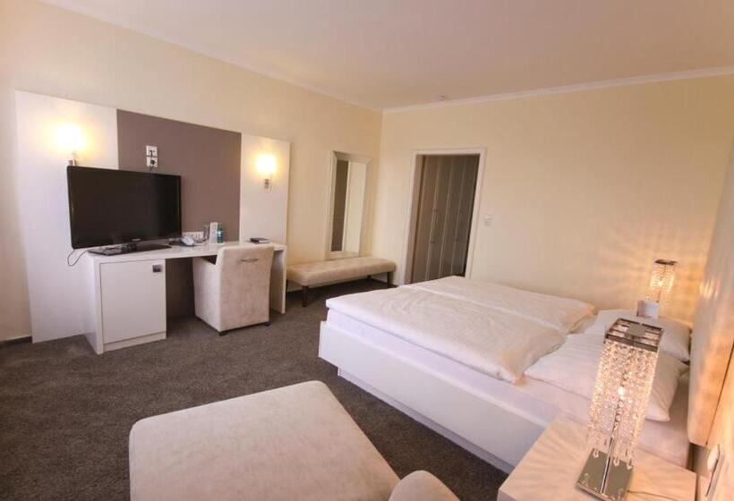 בית מלון כפרי Restaurant Zur Krone