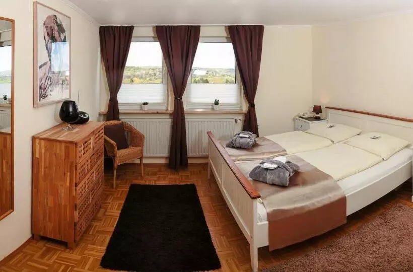 Hotelli Restaurant Zur Krone