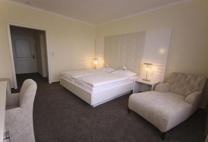 בית מלון כפרי Restaurant Zur Krone