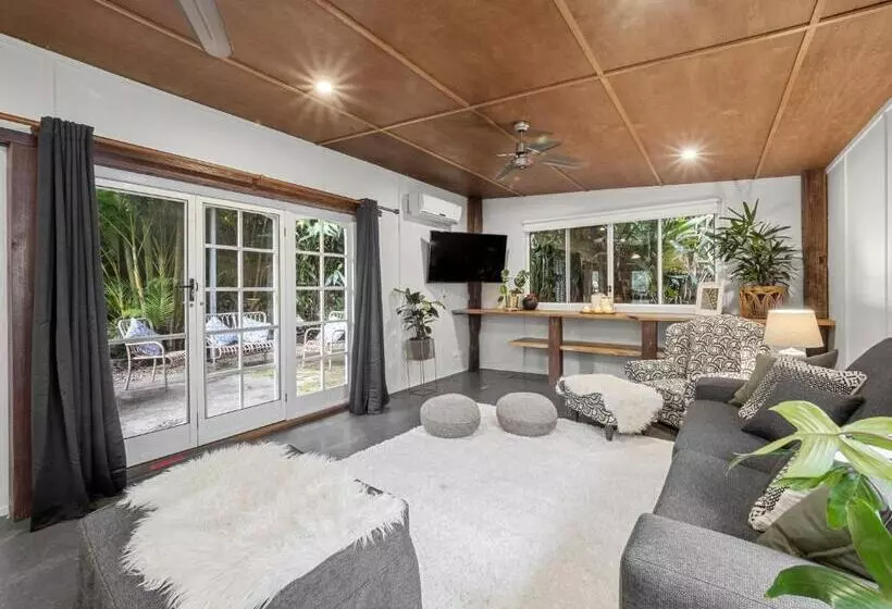 Mavis's Cabins @ Mt Warning