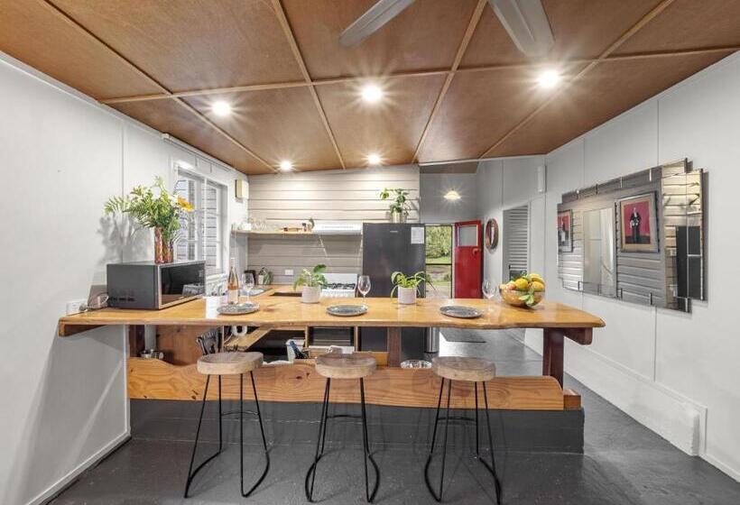 Mavis's Cabins @ Mt Warning